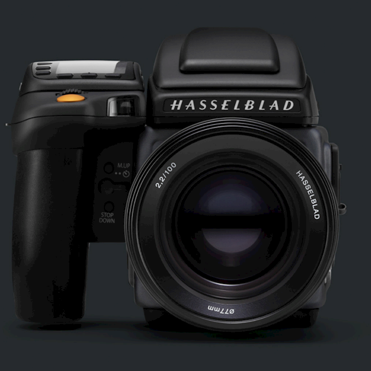 In Review: Hasselblad H6D-100c