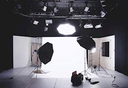 Lighting a Set: 3 Tips to Use to Your Advantage 