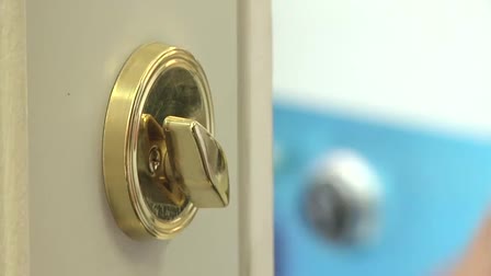 YP.com Commercial for a Locksmith