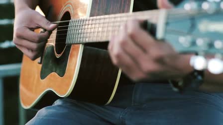 Guild Guitar #ChaseYourStory 