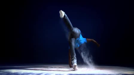 BOUYGUES TELECOM  BBOX FIBRE - BREAKDANCE   