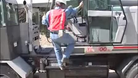 Gradall Series 3 XL Excavator Education