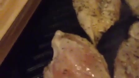 This is how we do it - Grilling Chicken breasts