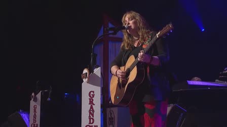 Gretchen Peters-Blackbirds EPK